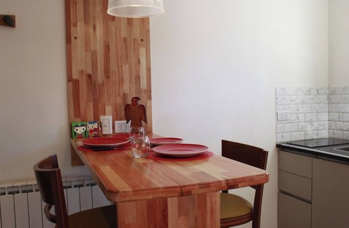 El Chalten Apartment | Cosy comfy double studio with full kitchen and bathroom, linen, wifi, cleaning