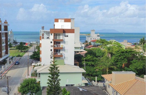 Governador Celso Ramos Apartment | COVERAGE FOR 8 PEOPLE + BEACH PALMS 250 SEA BEACH