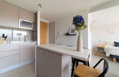 Nunoa Apartment | Cozy Apartment: Full Kitchen & Excellent Location