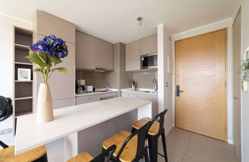 Nunoa Apartment | Cozy Apartment: Full Kitchen & Excellent Location