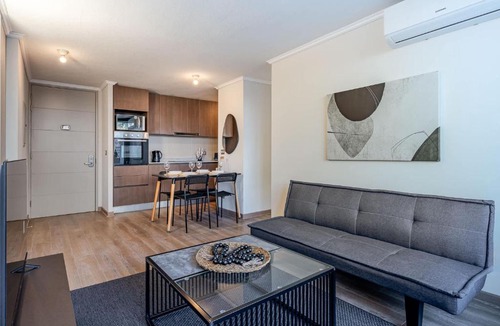 Independencia Apartment | Cozy Apartment with AC Steps from Metro Hospitales