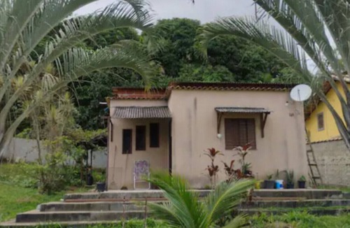 Porto da Roca House | Cozy house with a large grassy backyard, 10 minutes from the beach in Saquarema.