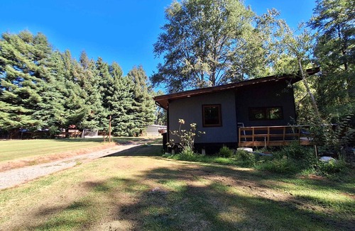 Loncoche Cabin | Cypress Cabin - BBQ, Hot Tub, Wifi & Nature