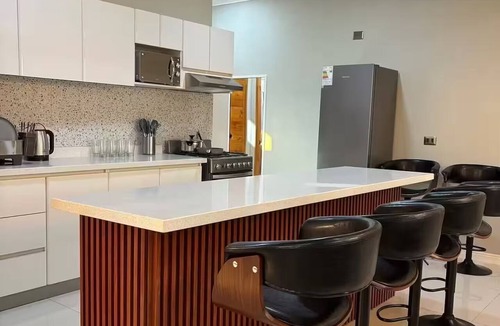 Pinto Apartment | Departamento Familiar con cocina y estufa.