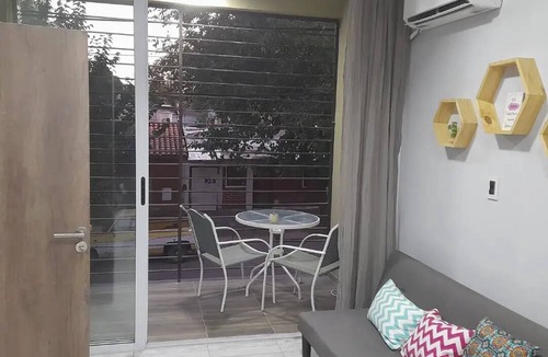 Mendoza City Center Apartment | Departamento temporal ubicado frente al Parque Central de la Ciudad de Mendoza.