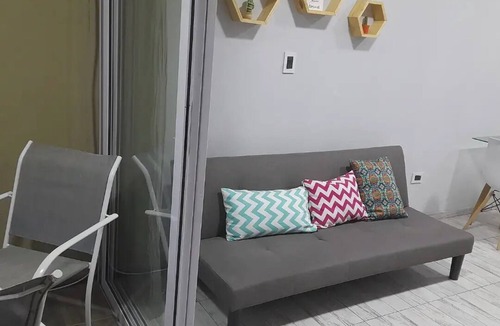 Mendoza City Center Apartment | Departamento temporal ubicado frente al Parque Central de la Ciudad de Mendoza.
