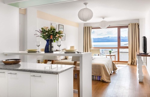 Centro Apartment | DEPTO CENTRO C/PILETA Y VISTA AL LAGO N.HUAPI