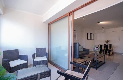 El Golf Apartment | El Golf Family Oasis near Costanera Center