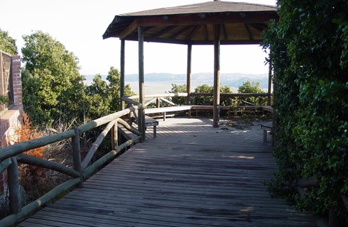 Quintero House | Elegant and peaceful 3-bedroom house in Mantagua with stunning views and pool