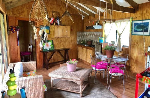 Hanga Roa Apartment | Elegante y Tranquila Cabaña Cerca al Mar y al Centro