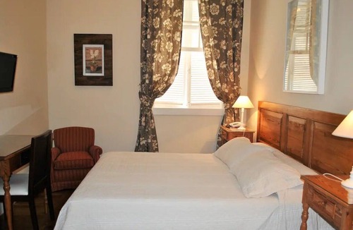 Historic Center Hotel | Enjoy Comfort and History in a Spacious Room Steps to São Pedro Cathedral