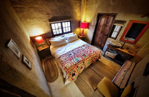 El Salvador House | Espacio Adobe - Hostal Boutique