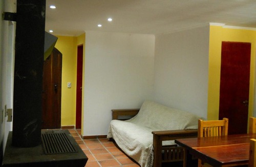 Los Acantilados House | Estilo Campo Casa de 3 ambientes cochera interna