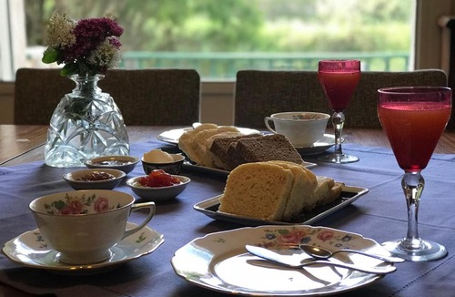 La Cumbre Bed & Breakfast | Evergreen