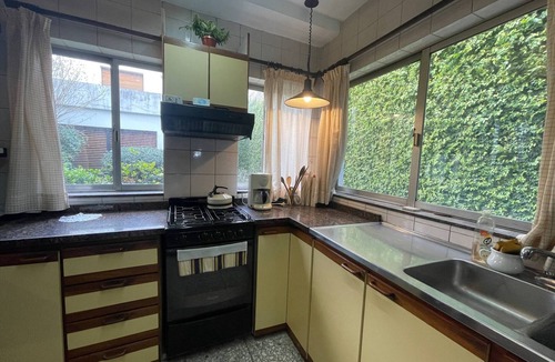 Villa Urquiza House | Expansive Villa Urquiza Retreat: A Versatile Haven for Six