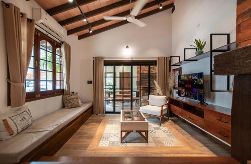 San Bernardino House | Family Oasis - Pool and Jacuzzi in the City Center