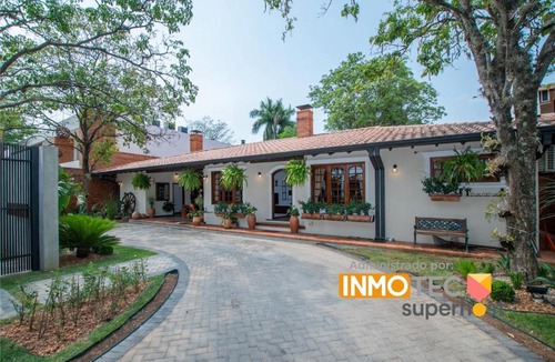 San Bernardino House | Family Oasis - Pool and Jacuzzi in the City Center