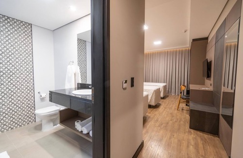 Foz do Iguacu Hotel | Fresh Quad Room | Free Breakfast, Resort Dining & Orchid Area 6 mi Away