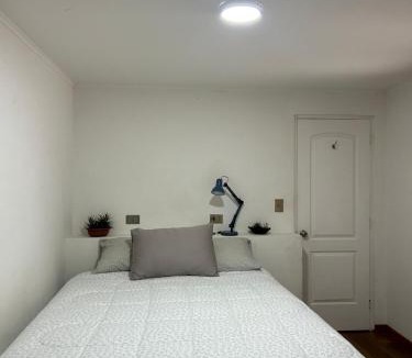 Valparaiso House | Habitación donde Max