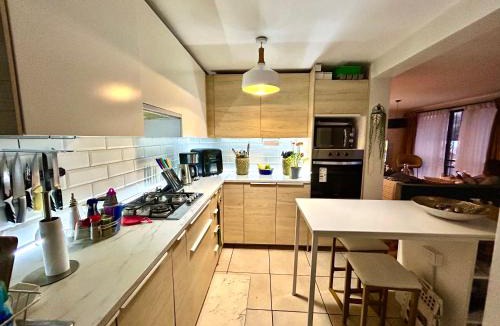 Apoquindo House | Habitación en casa compartida-Sector Los Dominicos