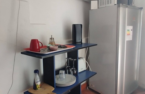 Quintero Bed & Breakfast | Habitacion con baño privado y balcon, playa las Conchitas y Parque de Quintero