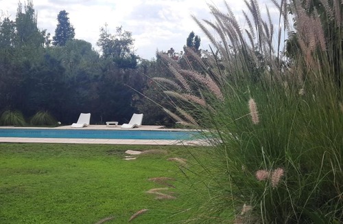 Chacras de Coria House | HABITACION CON PISCINA Y PARQUE en Chacras de Coria