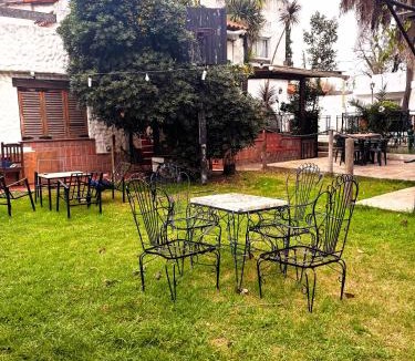 Monte Grande House | HAUS EDELWEISS, Casa Quinta en Monte Grande, Bs As, EZEIZA AIRPORT, GARDEN, SWIMMING POOL