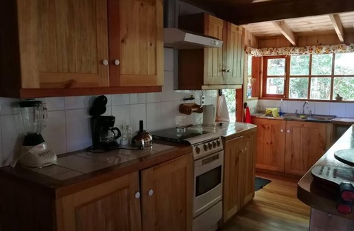 Pucon House | Hermosa casa con orilla de lago Caburgua