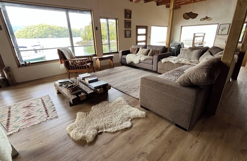 Puerto Raul Marin Balmaceda House | House Refuge surrounded by sea and forest in Chilean Patagonia