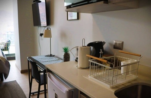 Historical District Apartment | HOM City-Center Studio: Sea View, Steps to Mall,