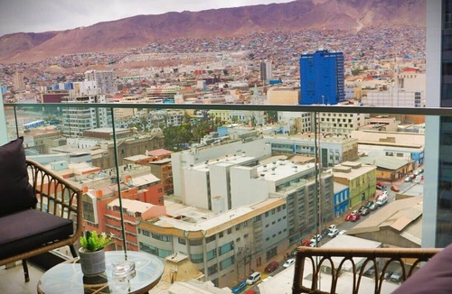 Historical District Apartment | HOM City-Center Studio: Sea View, Steps to Mall,