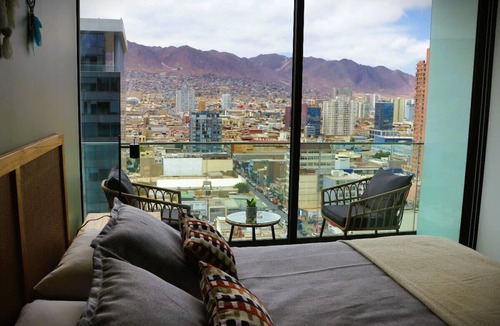 Historical District Apartment | HOM City-Center Studio: Sea View, Steps to Mall,