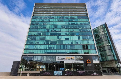 Historical District Apartment | HOM | Estudio Corporativo · Mall Plaza · WiFi