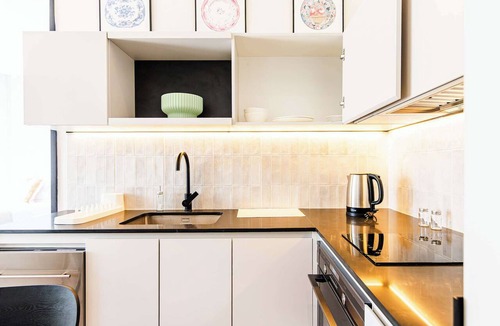 Santiago Apartment | HOM | Familiar en La Dehesa | Parking | A/C Wifi
