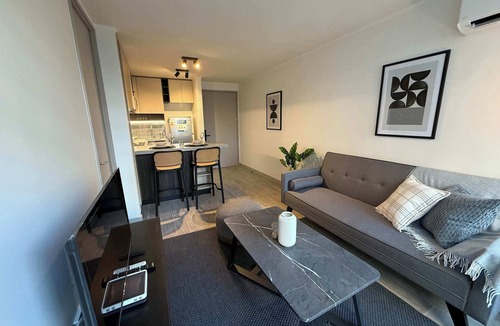 Downtown Santiago Apartment | HOM I WiFi | AA (Frio y caliente), Movistar Arena