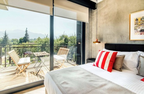 Santiago Apartment | HOM l Pueblo La Dehesa l Vista Cordillera Wifi