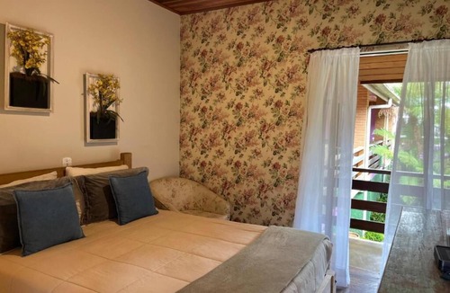 Jardim Andira House | Home & Hosting - Suite with Balcony