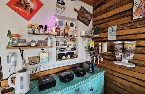 Pudahuel Hostel | Hostal Sol y Luna - a 10 min del aeropuerto & Desayuno Incluido