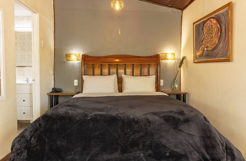 Pudahuel Cabin | HOTEL ATAJO