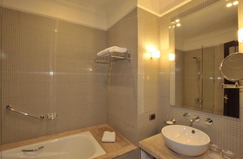 Cerro Alegre Hotel | Hotel Casa Higueras