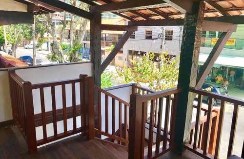 Vila Nova House | House 255 - 5 minutes from Praia do Forte. 2nd/3rd floor.