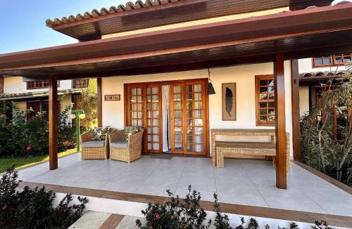 Manguinhos House | House 4 Minutes from Manguinhos Beach with Pool, Sauna, and Kids' Area