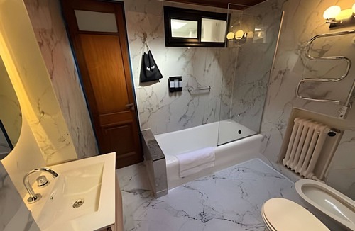 Palermo House | House in Soho Heated Pool, BBQ Grill & Playroom