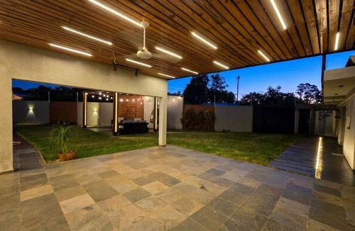 Encarnacion Apartment | House with a Pool and BBQ Area | Ideal for Groups of Up to 10