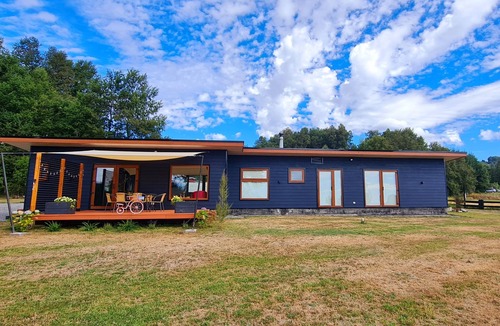 Villarrica House | House with Volcano and Lake View (JW)