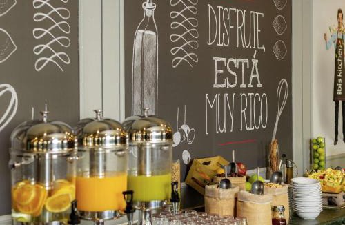 Las Rejas Hotel | ibis Santiago Estacion Central