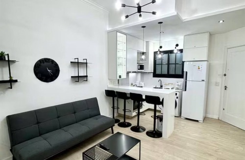 San Nicolas Apartment | In front of the Obelisk with washer-drier