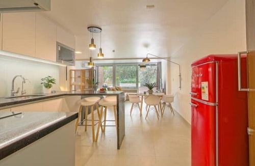 El Golf Apartment | King-size bed with terrace and Air Conditioning!n