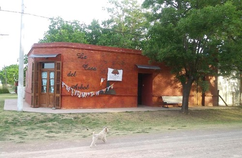 Partido de Carmen de Areco House | La Casa del Árbol