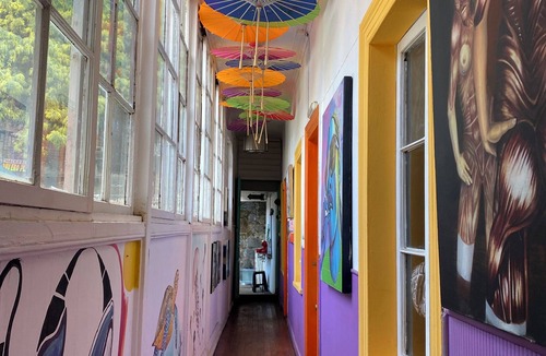Cerro Alegre Hostel | La Mancha Art Hostel